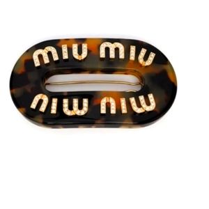 NIB Miu Miu LOGO-PLAQUE TORTOISESHELL-EFFECT HAIR CLIP IN BROWN